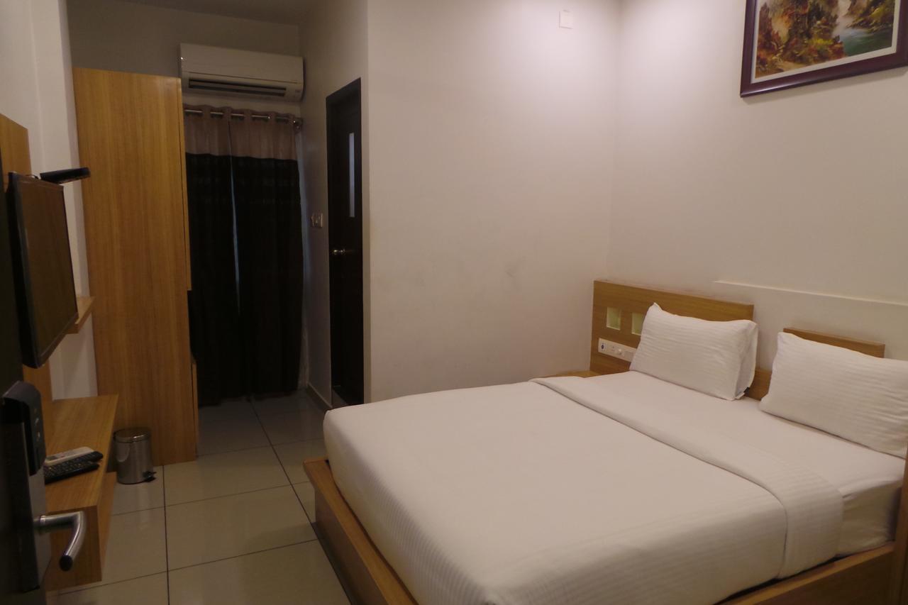 Hotel Saas Residency Kóžikkót Exteriér fotografie