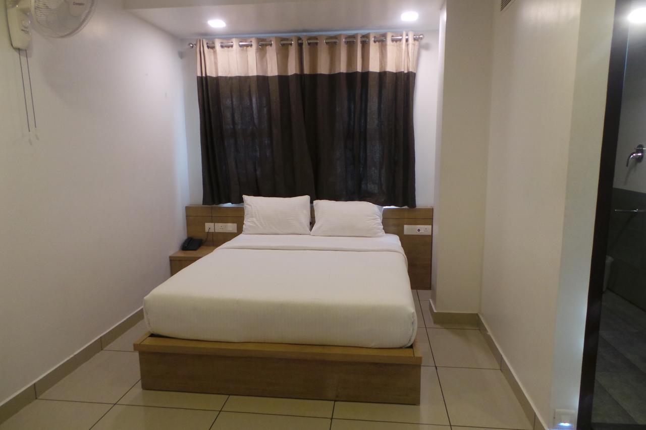 Hotel Saas Residency Kóžikkót Exteriér fotografie
